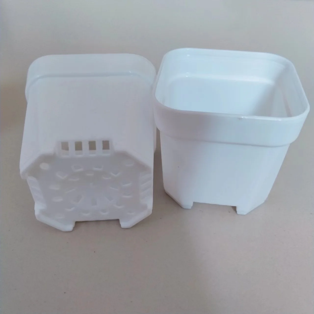 Mini Bonsai Succulent Seedling Planting Pot 4cm Caliber Square White Plastic Pot Modern Design for Garden Use