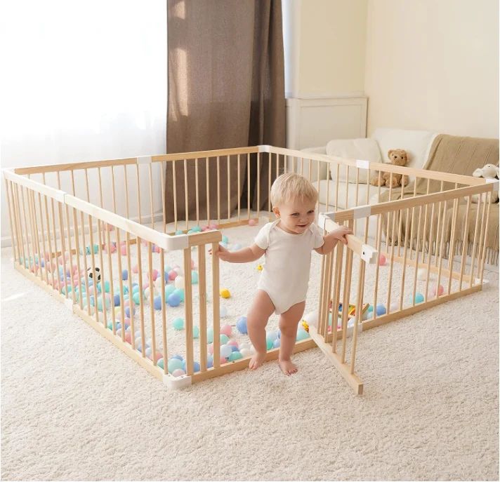 Lightweight Wooden Large Baby Playard Safety Baby Play Fence with Locking Gate