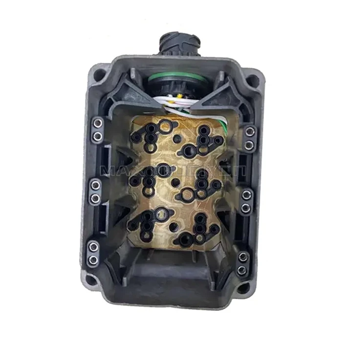 MAXTRUCK Head Manufacture European Auto Parts Dealer 2082090 2447369 1493769 2760914 Valve housing For Scania