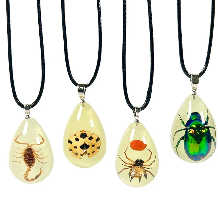 Real insects necklace pendant for boys  Factory supply  resin jewelry  glow in the dark pendant