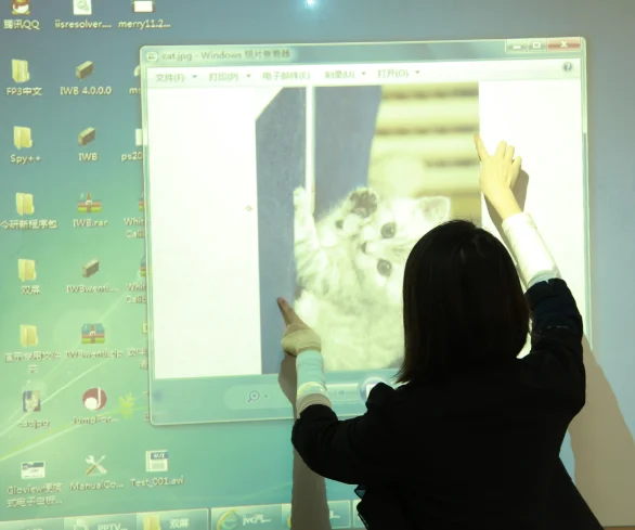 Gloview Finger Touch Portable Interactive Board Multi Touch large screen 40inch to 200inch wireless interactive whiteboard