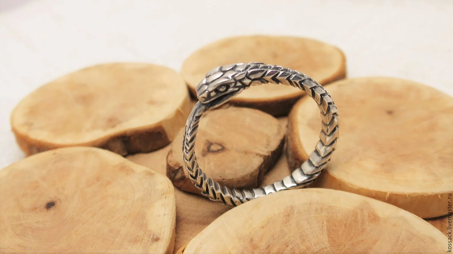 Custom green cubic zirconia finger serpent rings vintage oxidized 925 sterling silver snake ouroboros ring