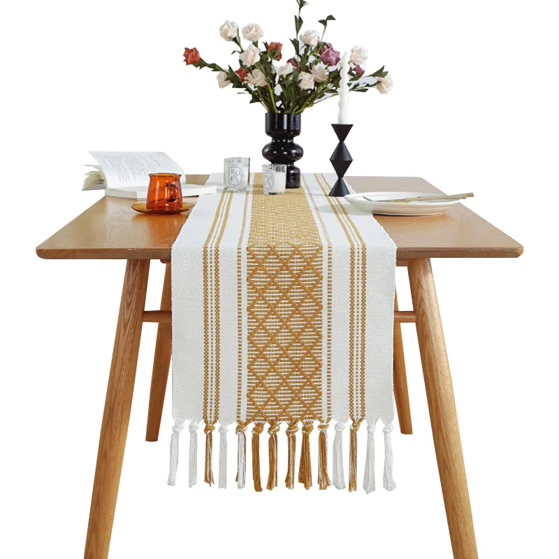 Cotton linen Jacquard table runner Geometric retro style luxury  table runner  black white jacquard style table ruuner