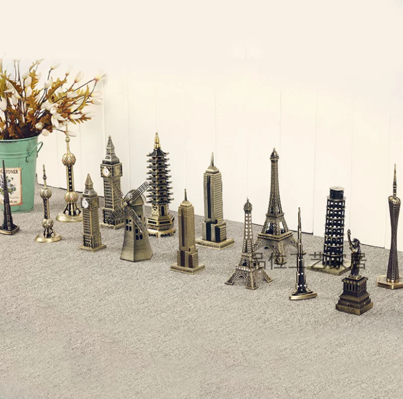 Factory direct Creative wrought iron craft Eiffel Tower model ornaments shooting props gifts wholesale