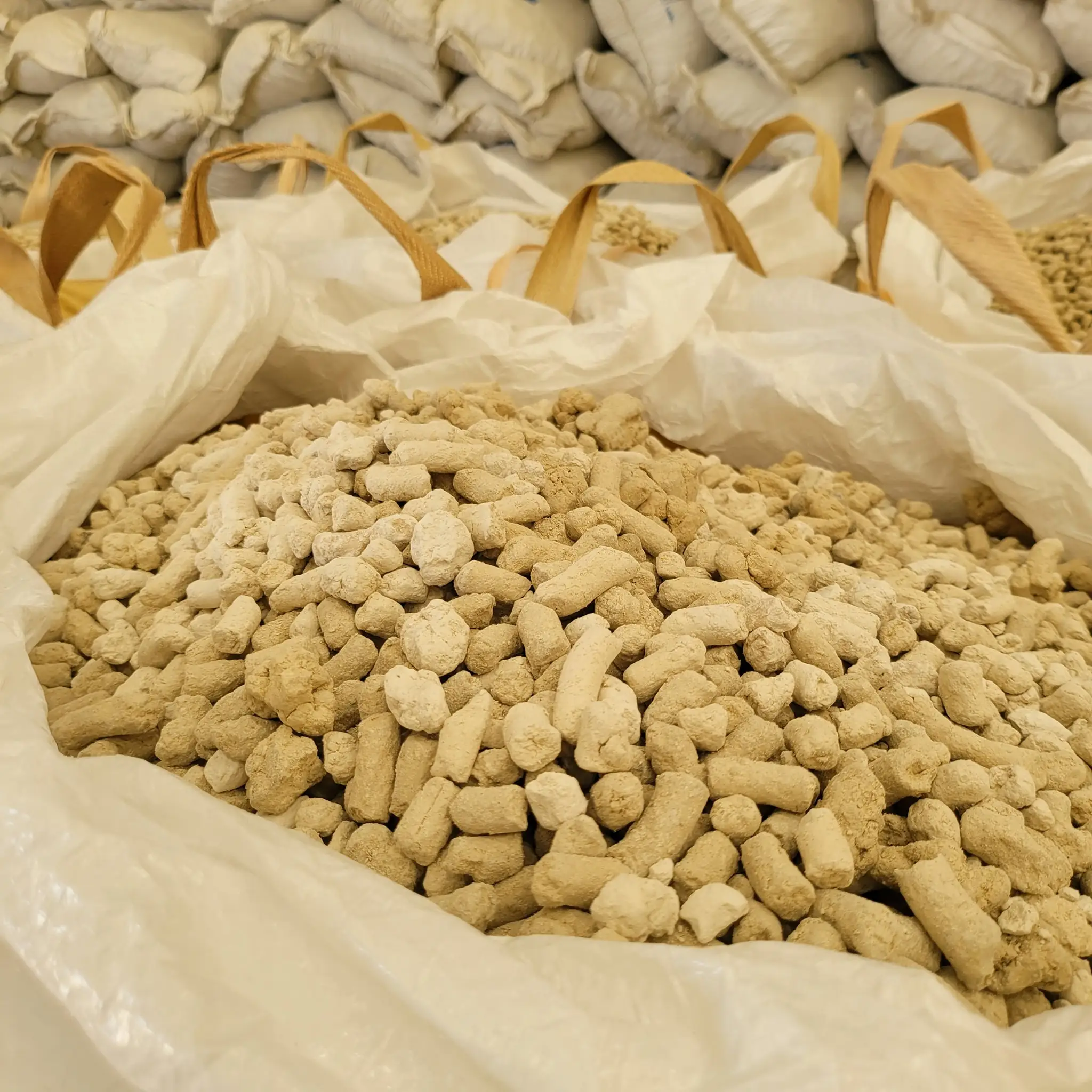 Завод по переработке вьетнамского каолина напрямую поставляет каолиновый продукт, промывочный каолин, кальцинированный глин, oem