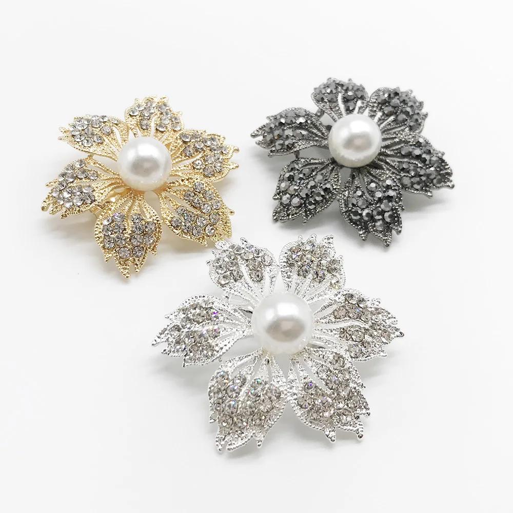 
High Quality Gold Silver Gun metal Jewelry Broches Custom Metal Pearl Rhinestone brooches flower pin Brooch For Women 