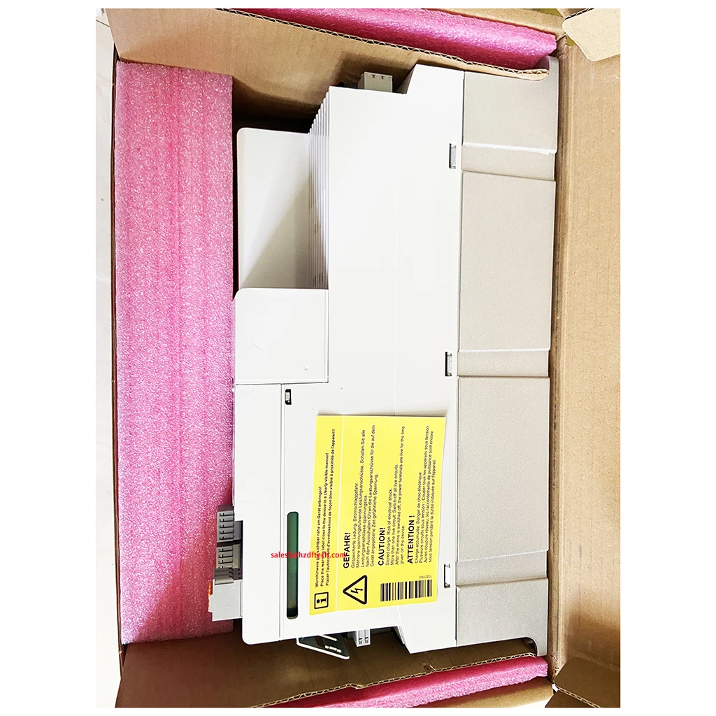 New Original Lenze Inverter Drives 8400 HighLine 3.0 kw  E84AVSCE3024VBS in stock