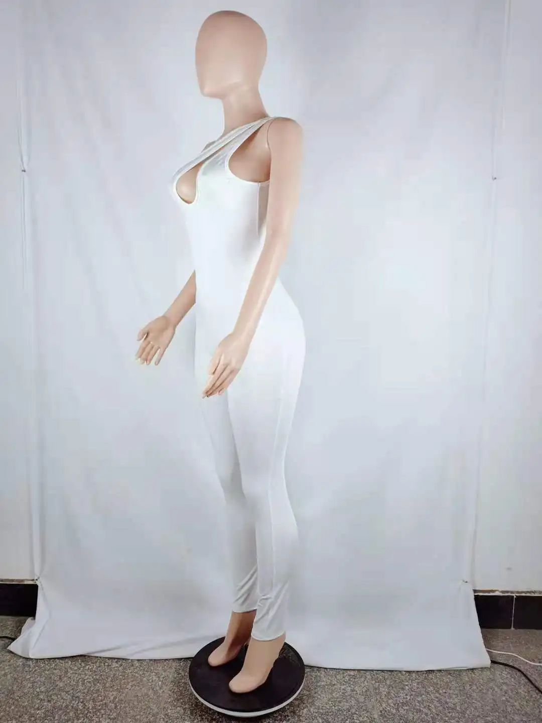 DUODUOCOLOR Women clothes 2021 trending sexy backless short sleeve hollow out jumpsuit fall fashion clothing D11214