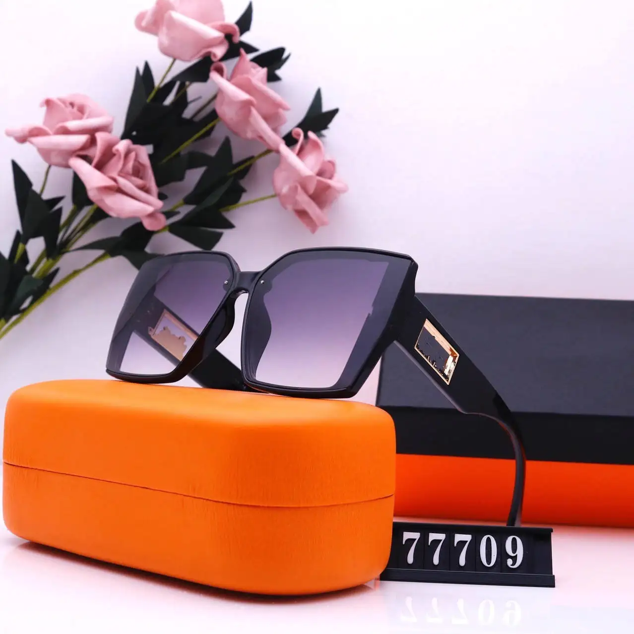 Manufacturers Sell Weekly Specials Designer Sunglasses Famous Brands For Men And Women Luxury Brand Sunglasses trade Price