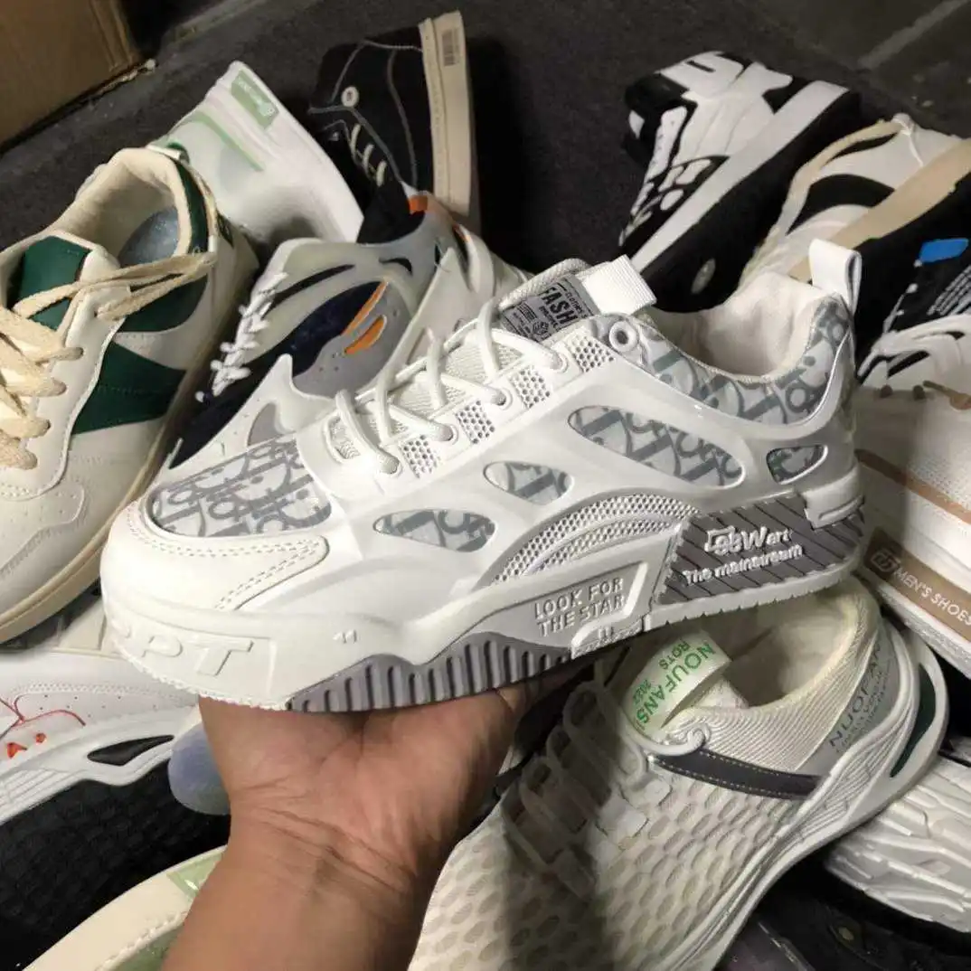 Clearance price bulk wholesale sports casual male sneakers shoes mixed type shoes men Shoes stock