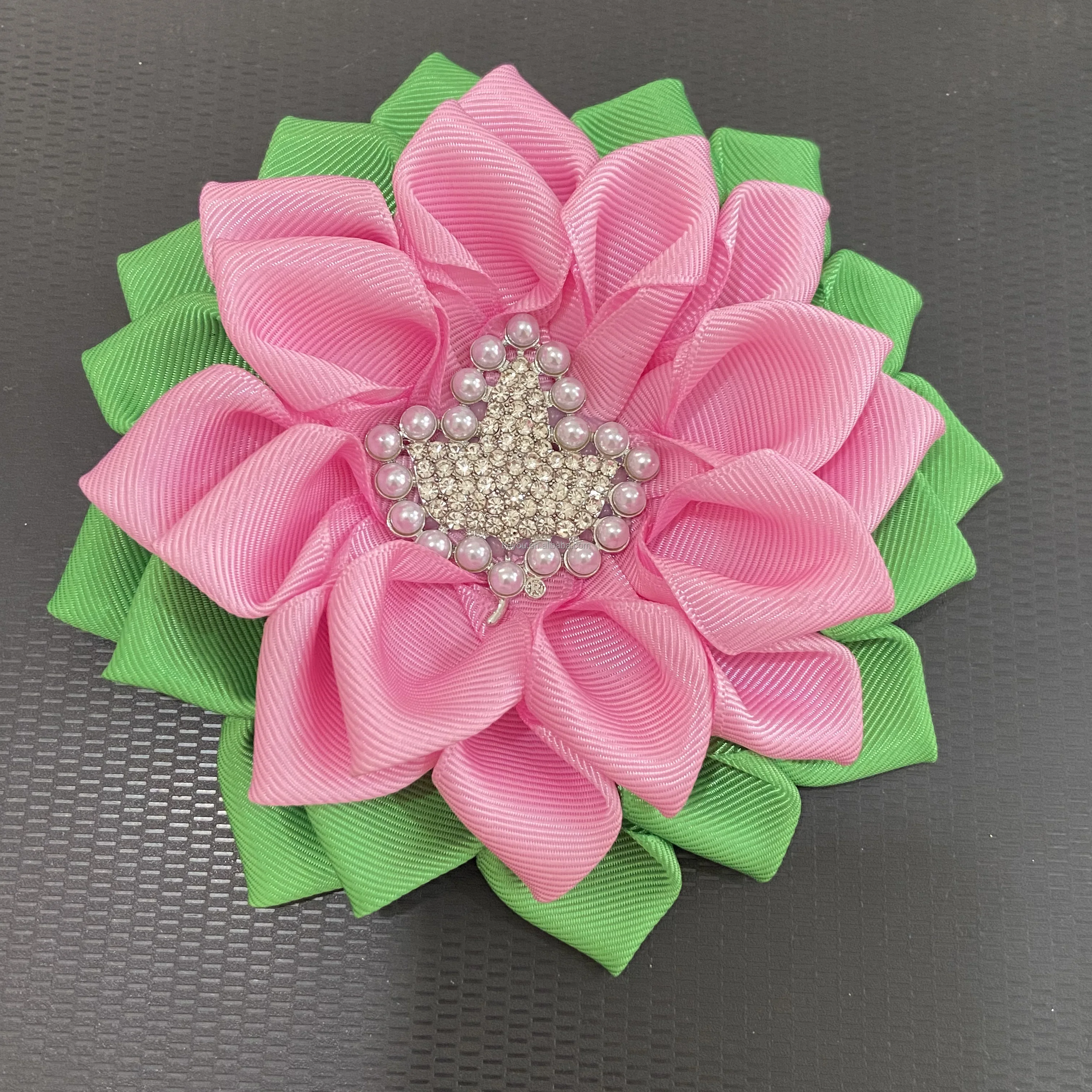 Greek Fellowship Alpha White Pearl Maple Leaf brooch Pink And Green Sorority Symbol Brooch Lapel Pin Jewelry Gifts