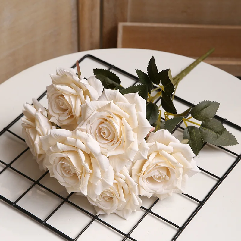 2023 New Good Quality 7 Head Artificial Flower Cream White Rose Bouquets for Wedding