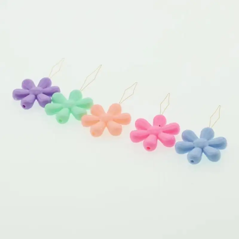 New Design Plum-shaped Needle Threader Easy Sewing Needlework Needle Threader