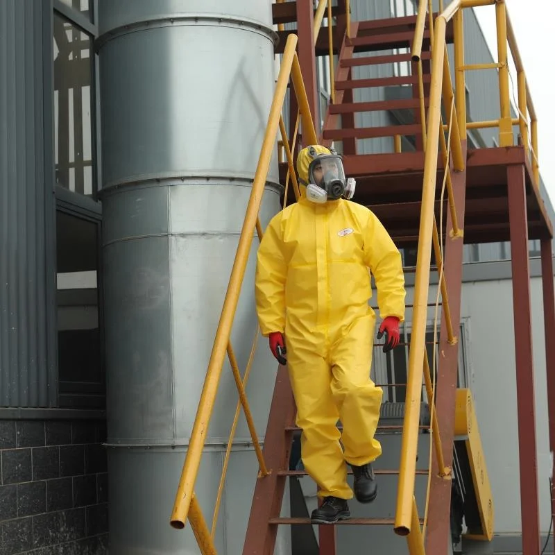 EN14126 Isolation Medical Protective Disposable Protection CAT III PPE Type 3b 4b yellow Work Suit Coveralls