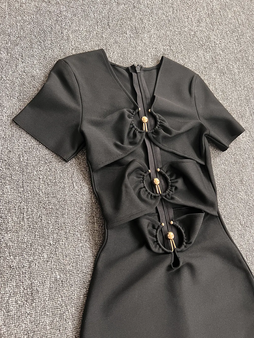 New Design Elegant Women High Quality Custom Fashion Trendy Front Cutting Out With Ring Gathering Sexy Slim Knit Dress