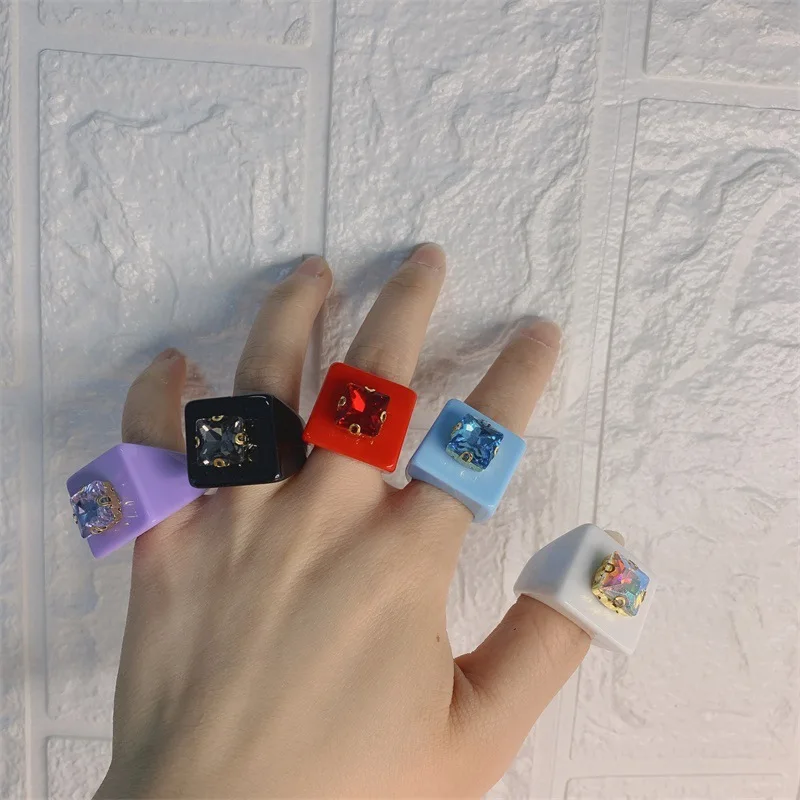 New Resin AB Colorful Crystal Square Geometric Resin Ring Korea Red Acrylic Chunky Rings For Women Jewelry 2021 Wholesale