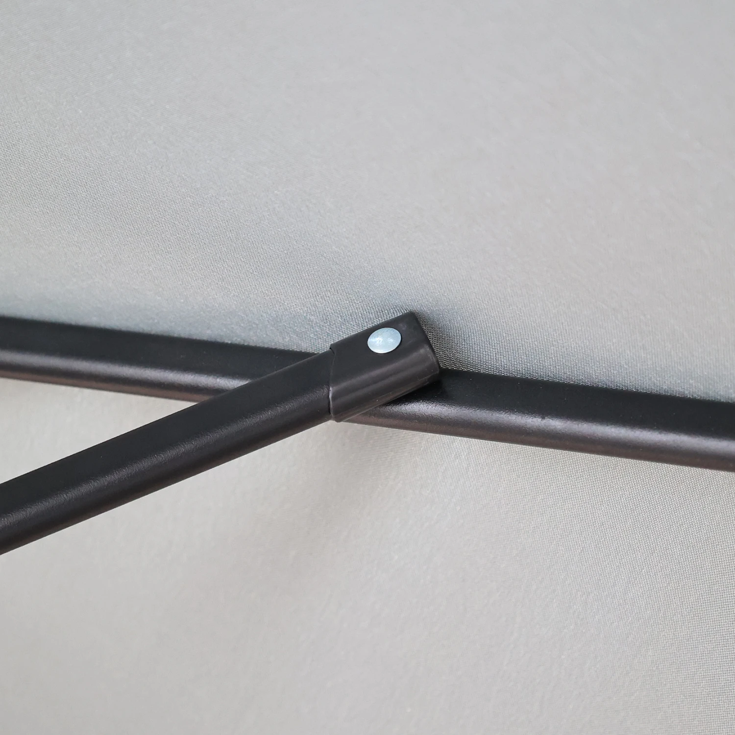 2.7M Round Market Outdoor Patio Umbrella with Tilt and Crack Garden Parasol Patio Umbrellas Outdoor