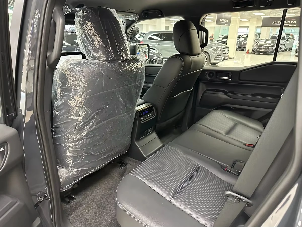 Toyota Prado Hybrid SUV New Energy Vehicle Good Performance FAW Toyota Prado 8 Speed Automatic Transmission 282Ps