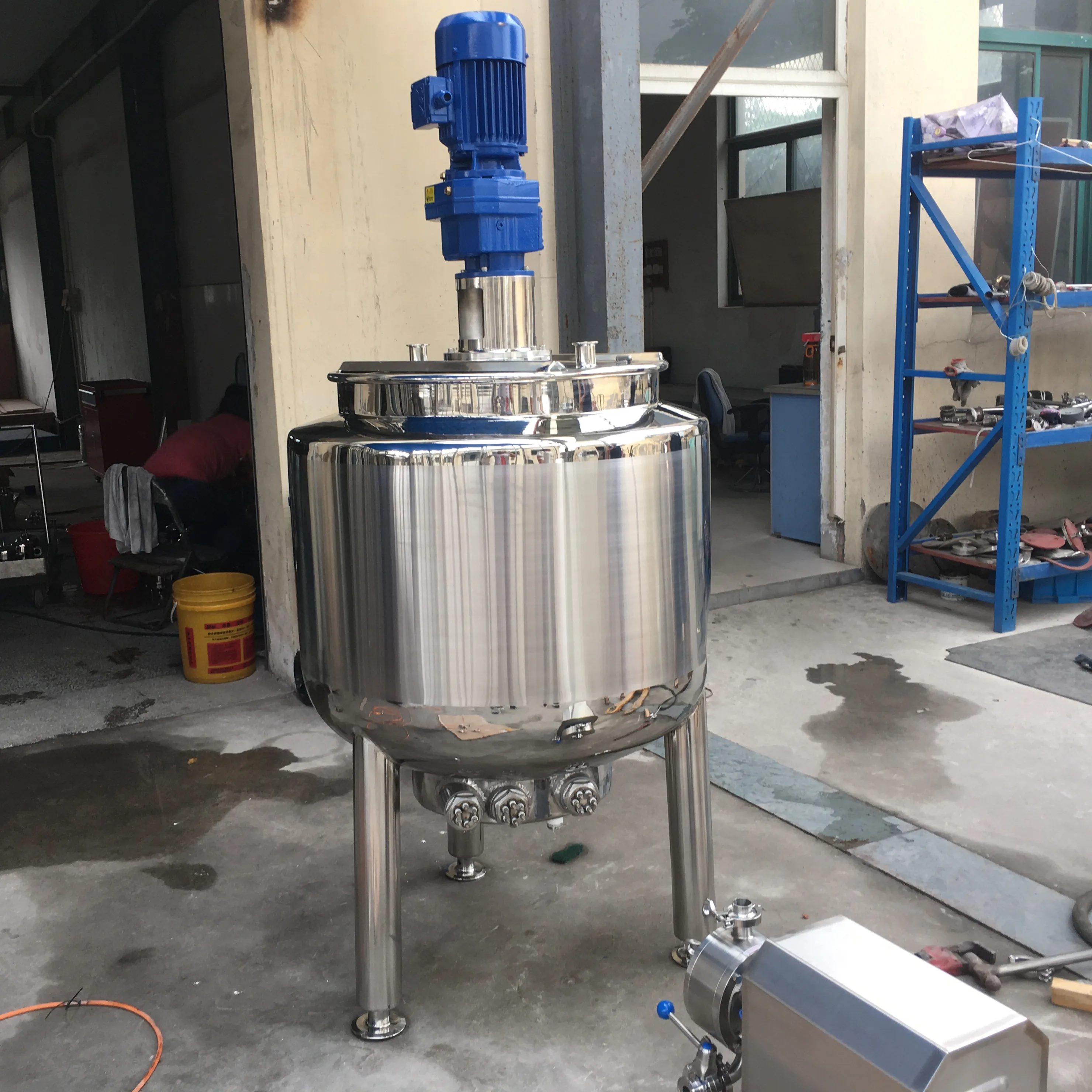 Industrial jacket heating cooling liquid sugar syrup yogurt mixing tank with agitator