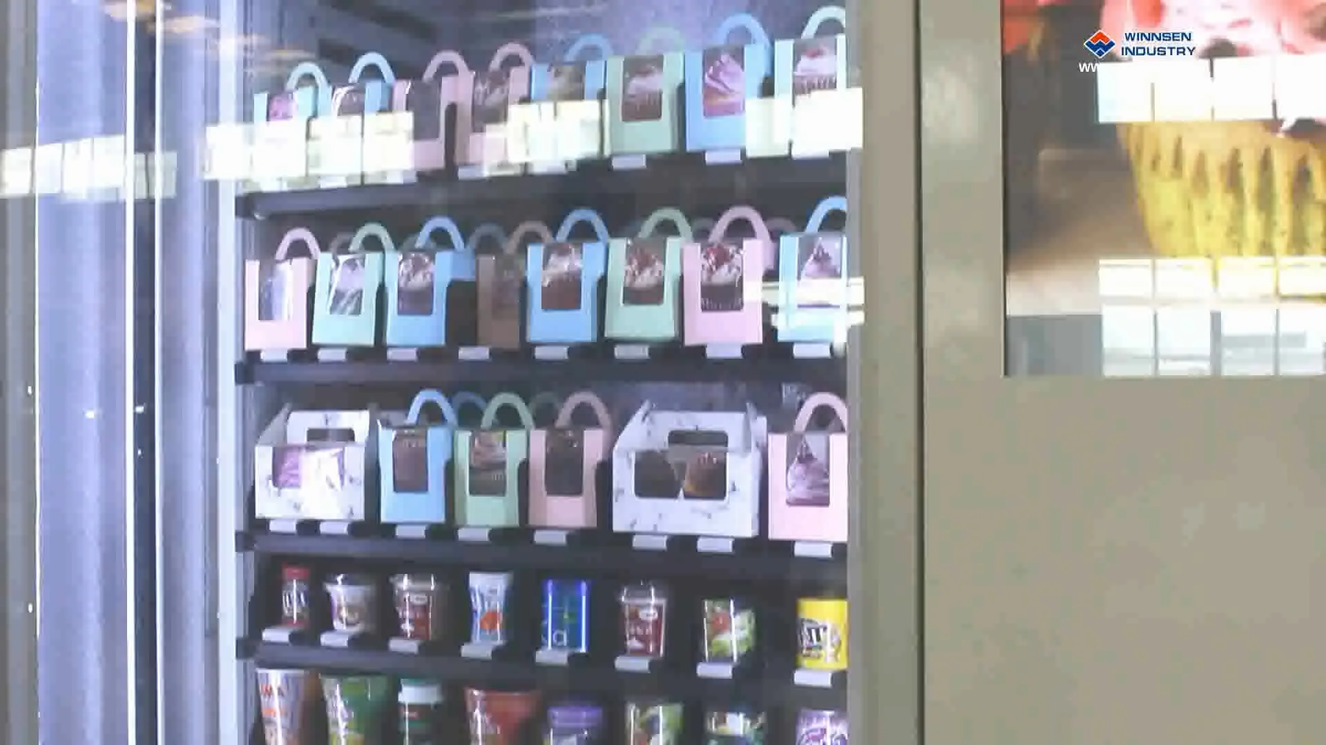 Umbrella sun glass raincoat vending machine with cash acceptor