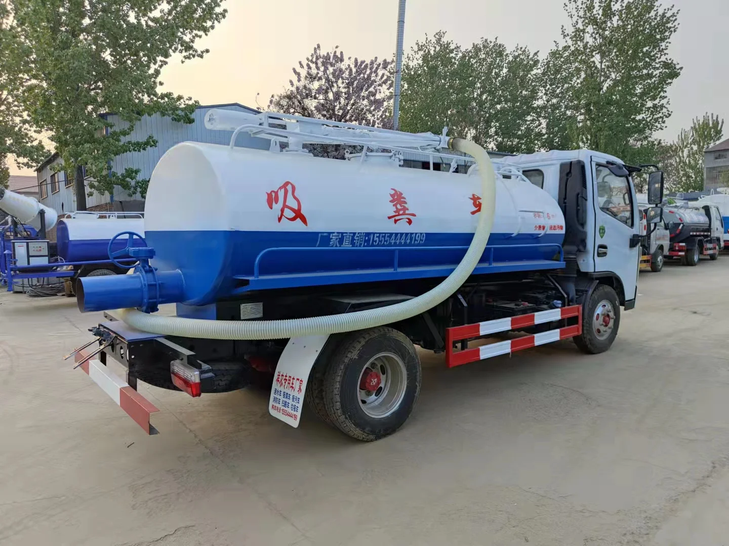 Mobile three wheeled suction truck, agricultural vacuum suction truck, environmental sanitation manure transport vehicle