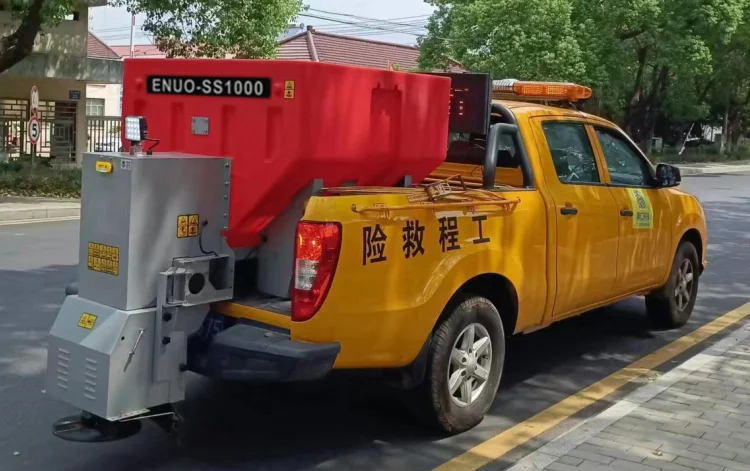 1 cbm salt spreader d2