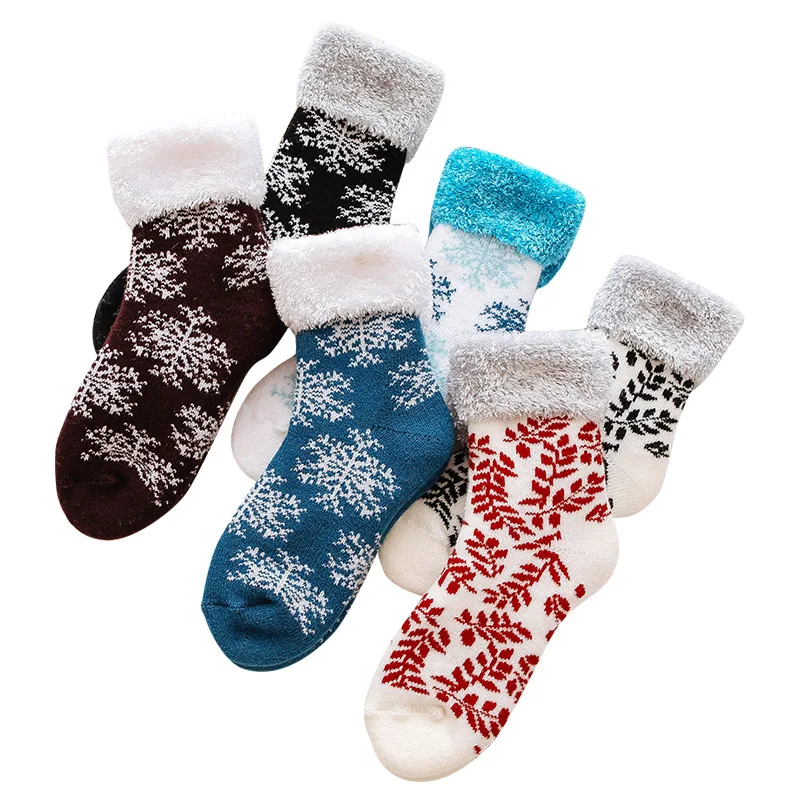 Wholesale Thick Winter Snowflake Jacquard Christmas Pattern Socks Soft Slipper Floor Socks