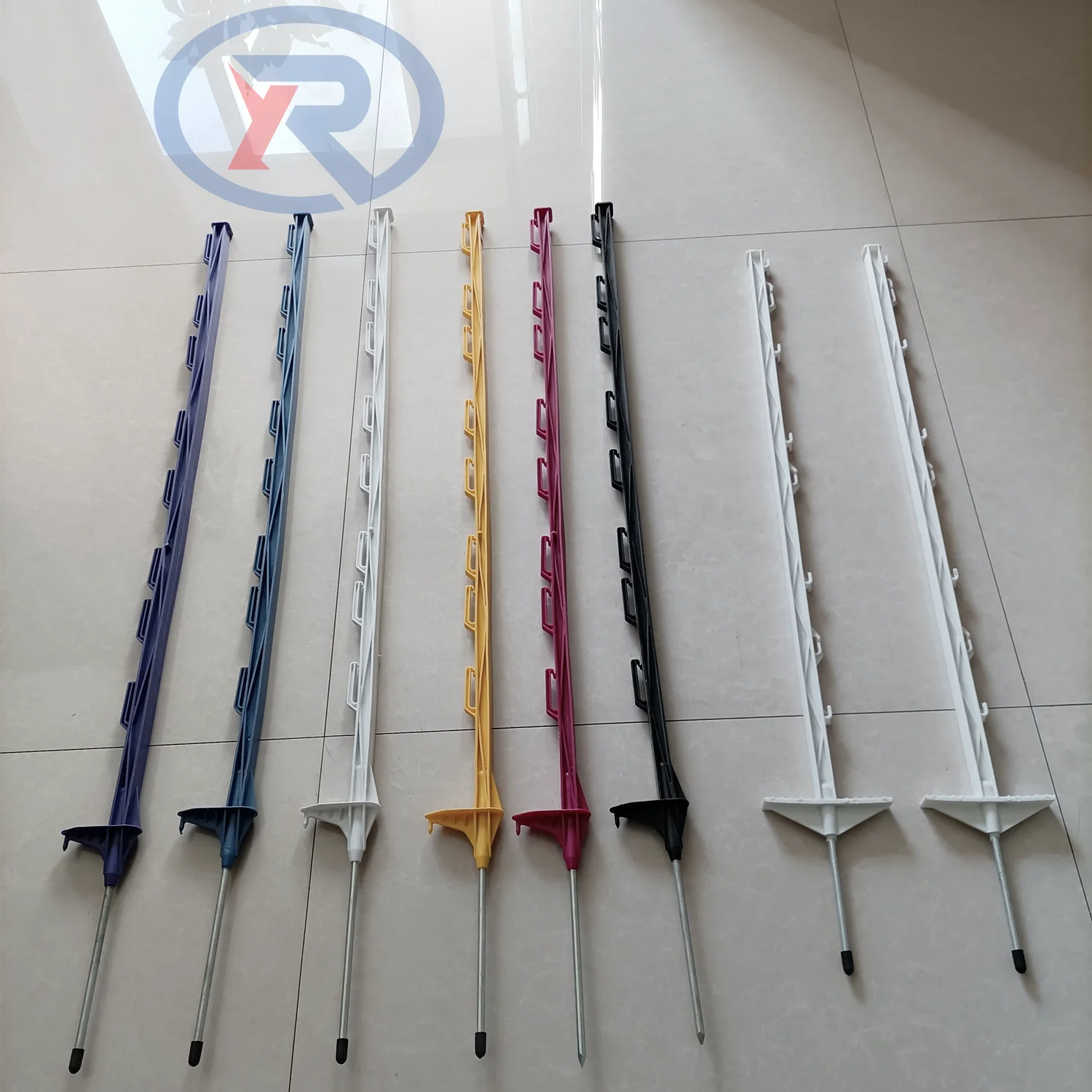 Premium Portable 120cm Single Foot Plastic Electric Fence Post Multiwire Step-in Plastic Posts for pasture