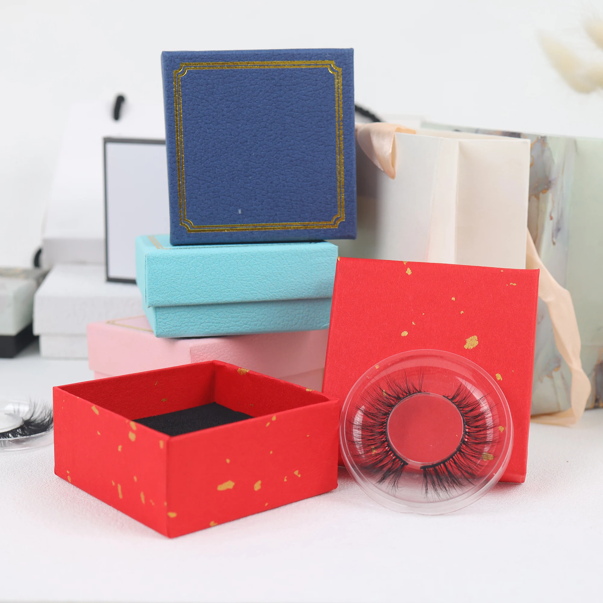 Own brand Customized Logo lashes box laser holographic eyelash box 3D multi-color lash packing box