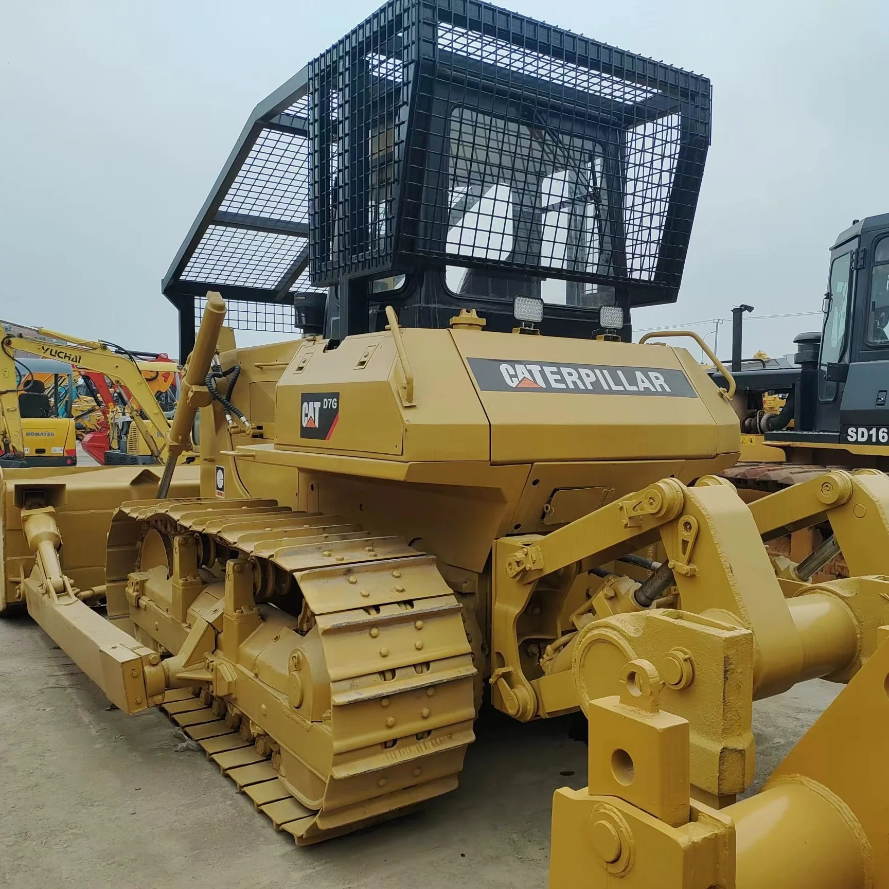 Used Caterpillar bulldozer price bulldozer trade market cat D5R D7R D7G D8R Benin machinery and equipment for sale