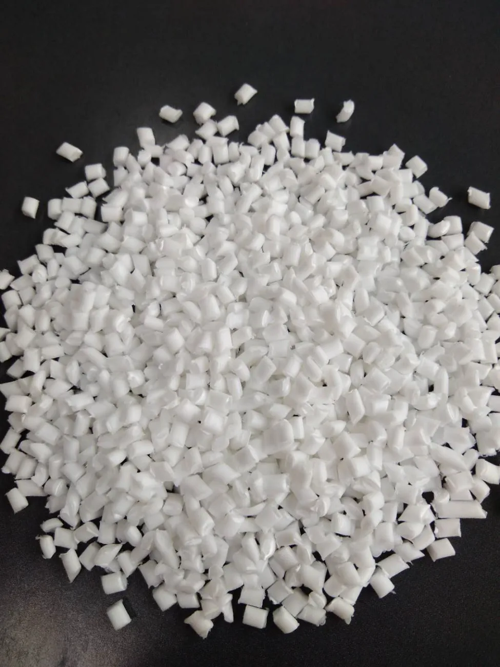 Professional supplier Virgin Gf30 Plastic Granules Engineering Plastic Granule PC/PBT Manufacturer
