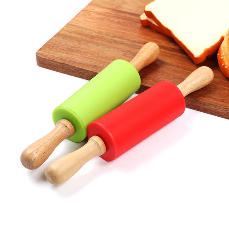 Multifunctional kitchenware solid wood noodle stick, colorful silicone rolling pin