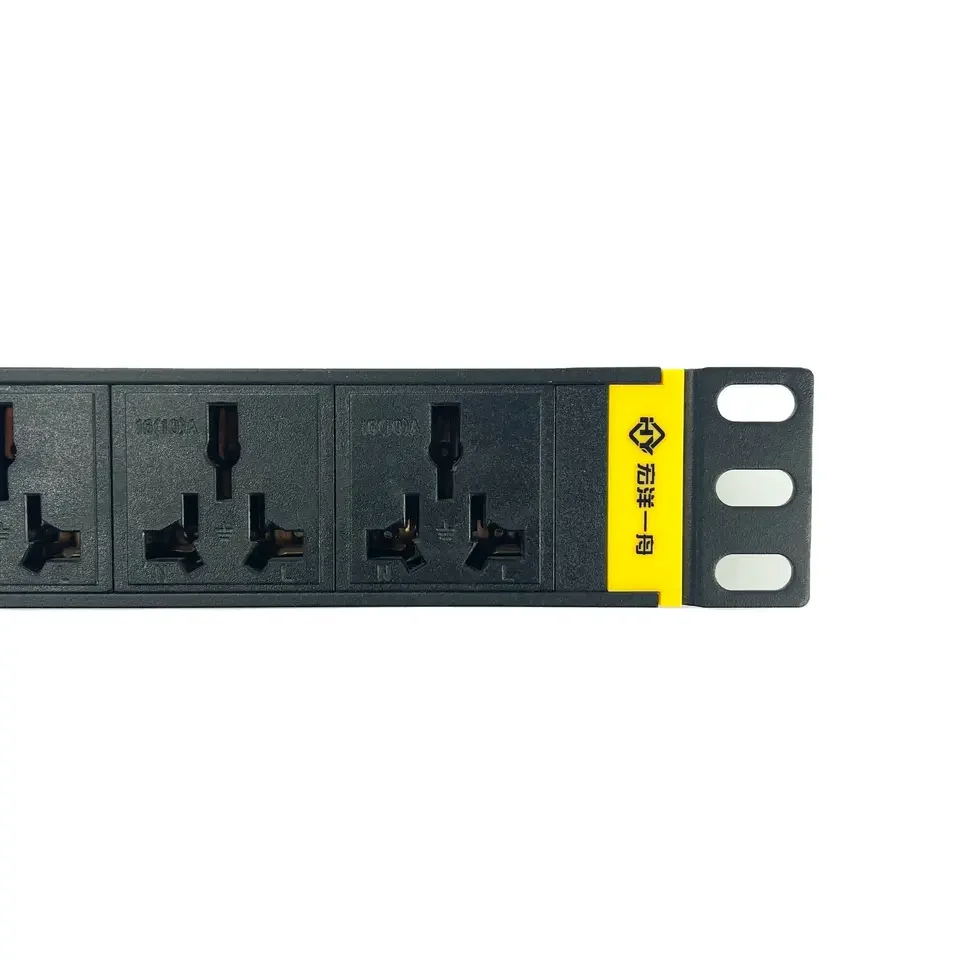 1U 19 Inch Network Server Rack Power Distribution 8 way  PDU UK type 220V PDU