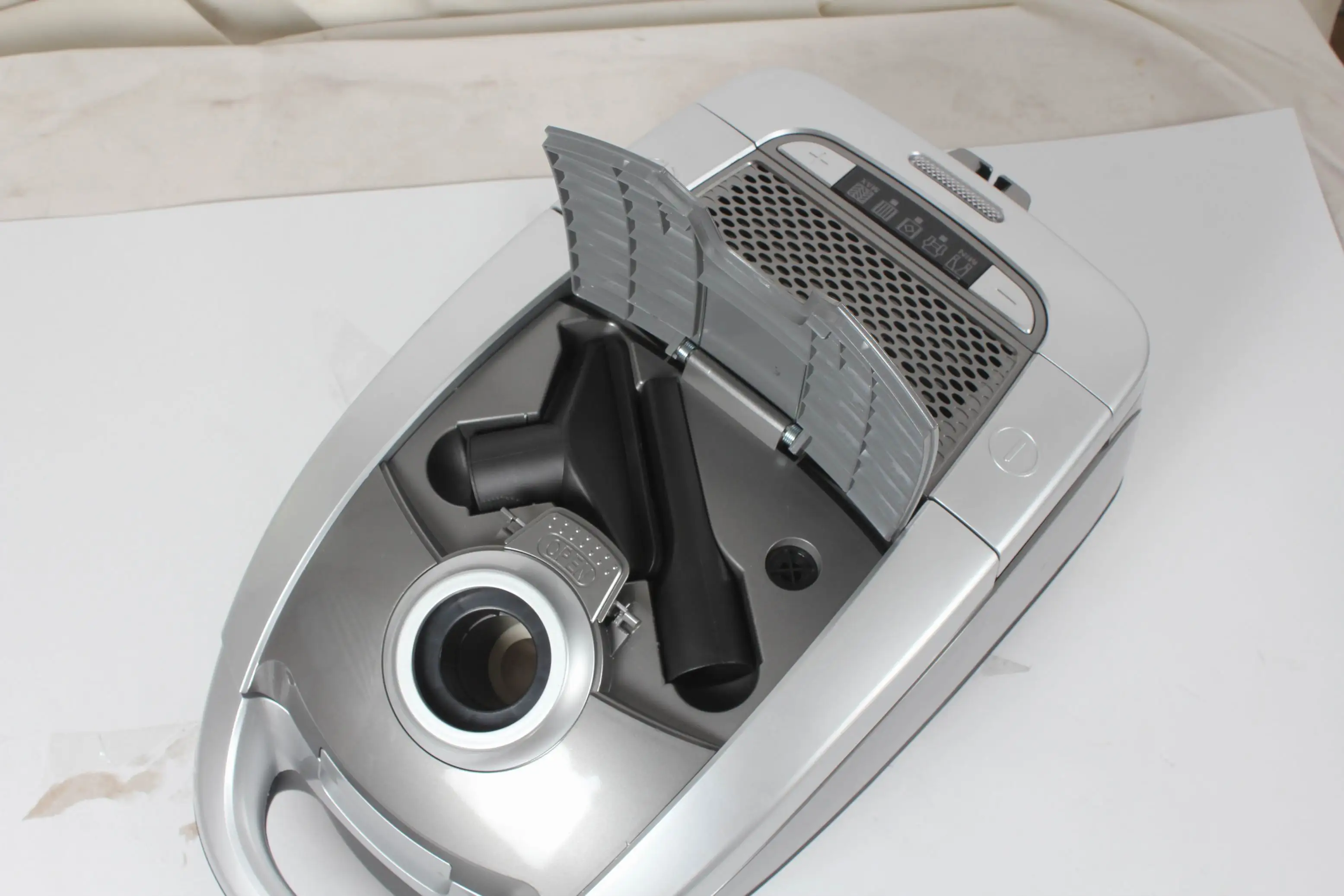 
High-efficiency Canister Vacuum Cleaner with Big Dust capacity 