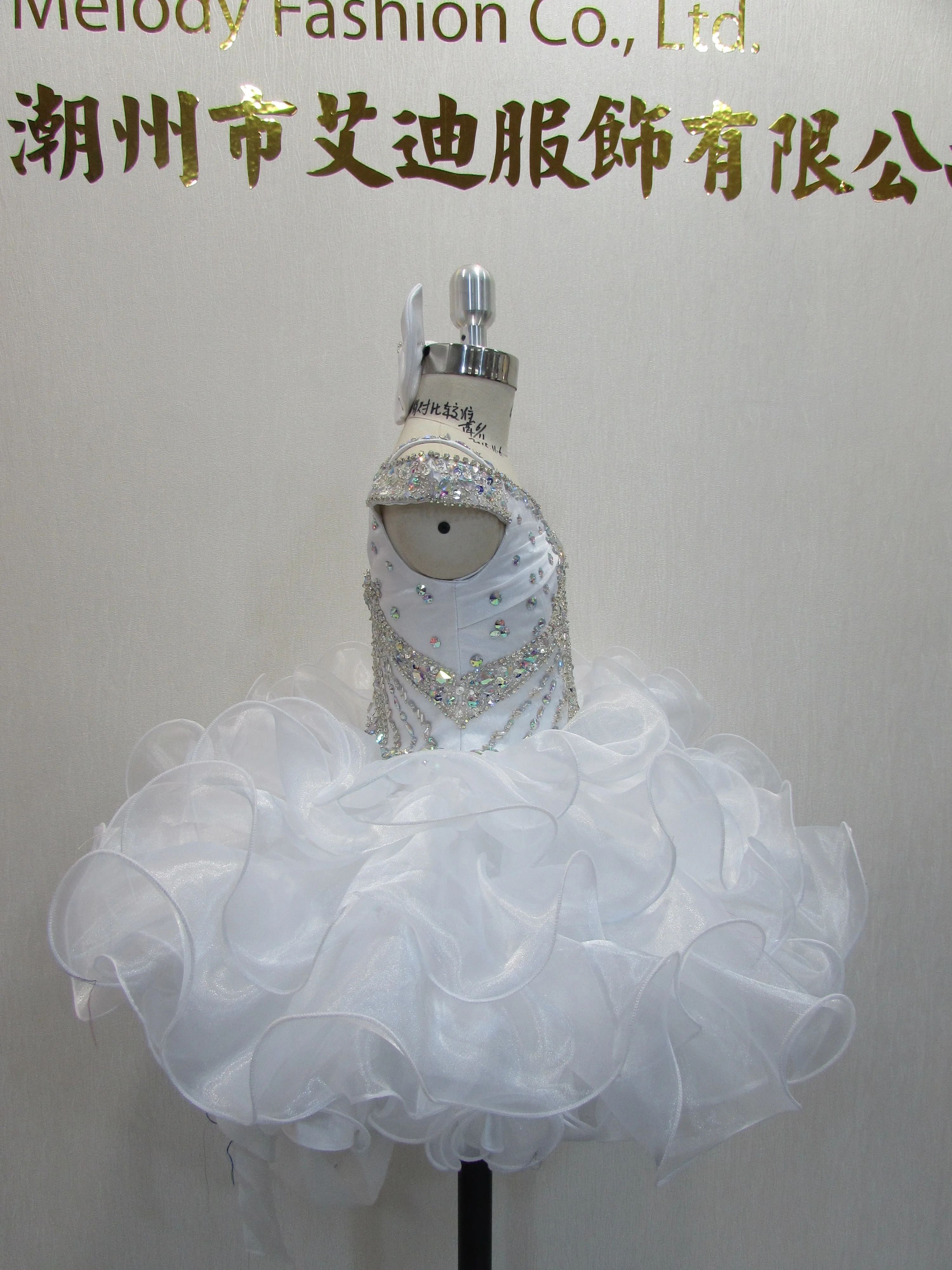 Beautiful mini ball gown organza material birthday flower girl dresses