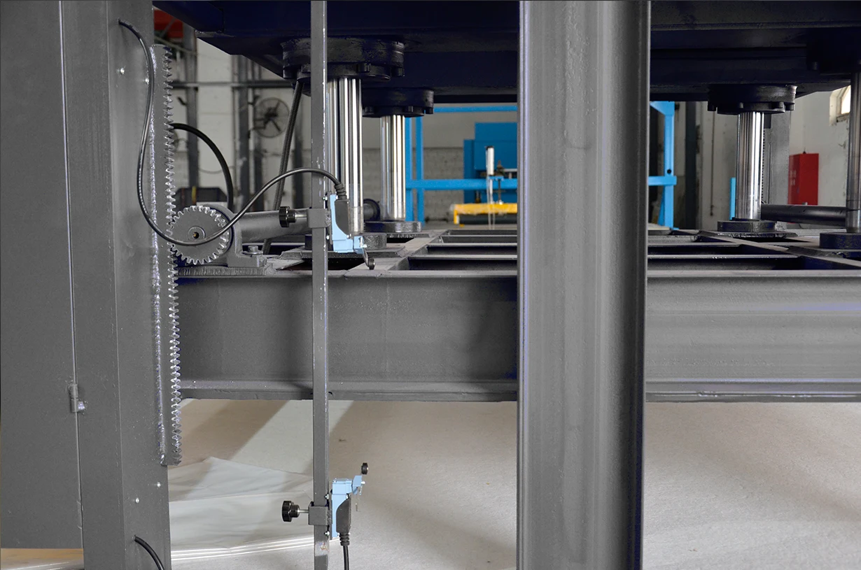 NG-01M Fully automatic foam mattress vacuum hydraulic compression packaging machinery