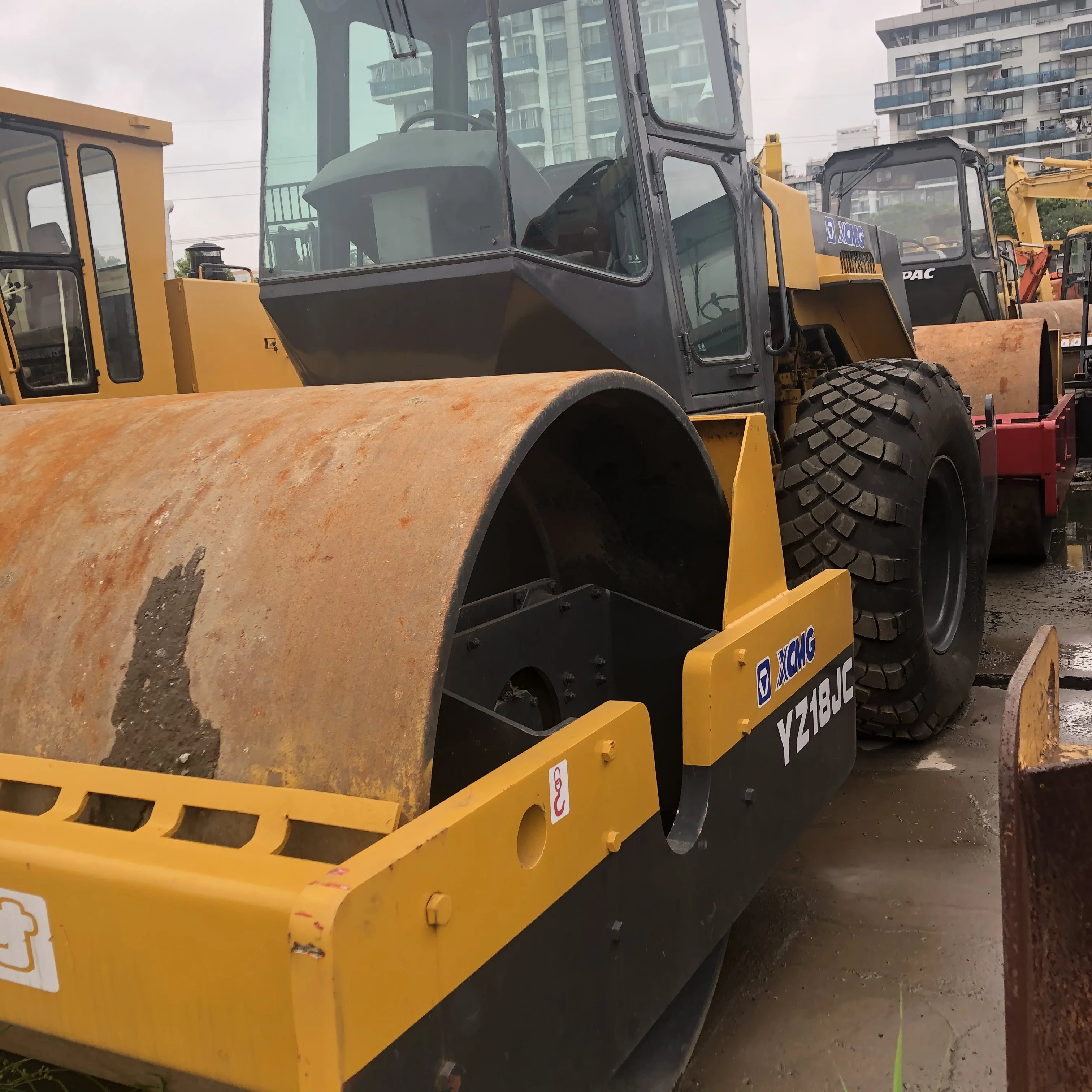  Б/у дорожный каток YZ18JC уплотнитель DYANPAC 251 Каток BOMAG