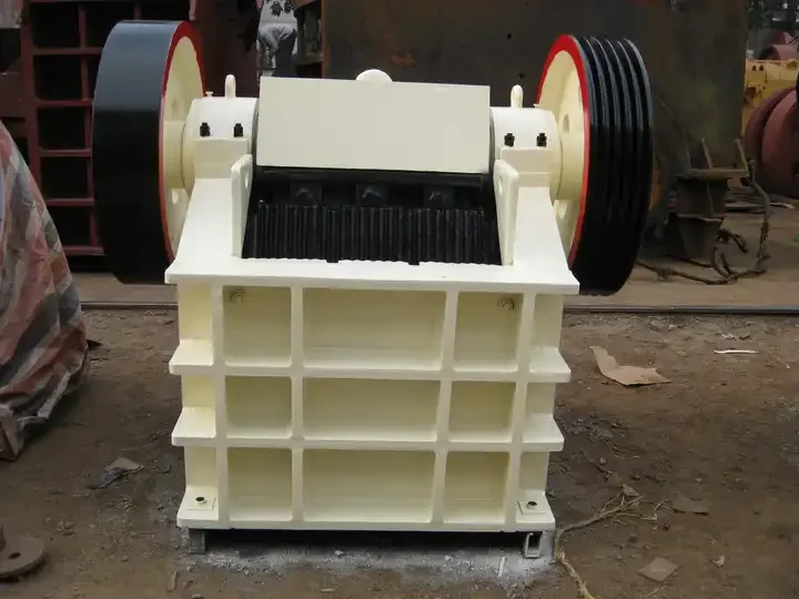 Горячая распродажа высокое качество дробилка для измельчения руды песка и камня горная машина щековая дробления