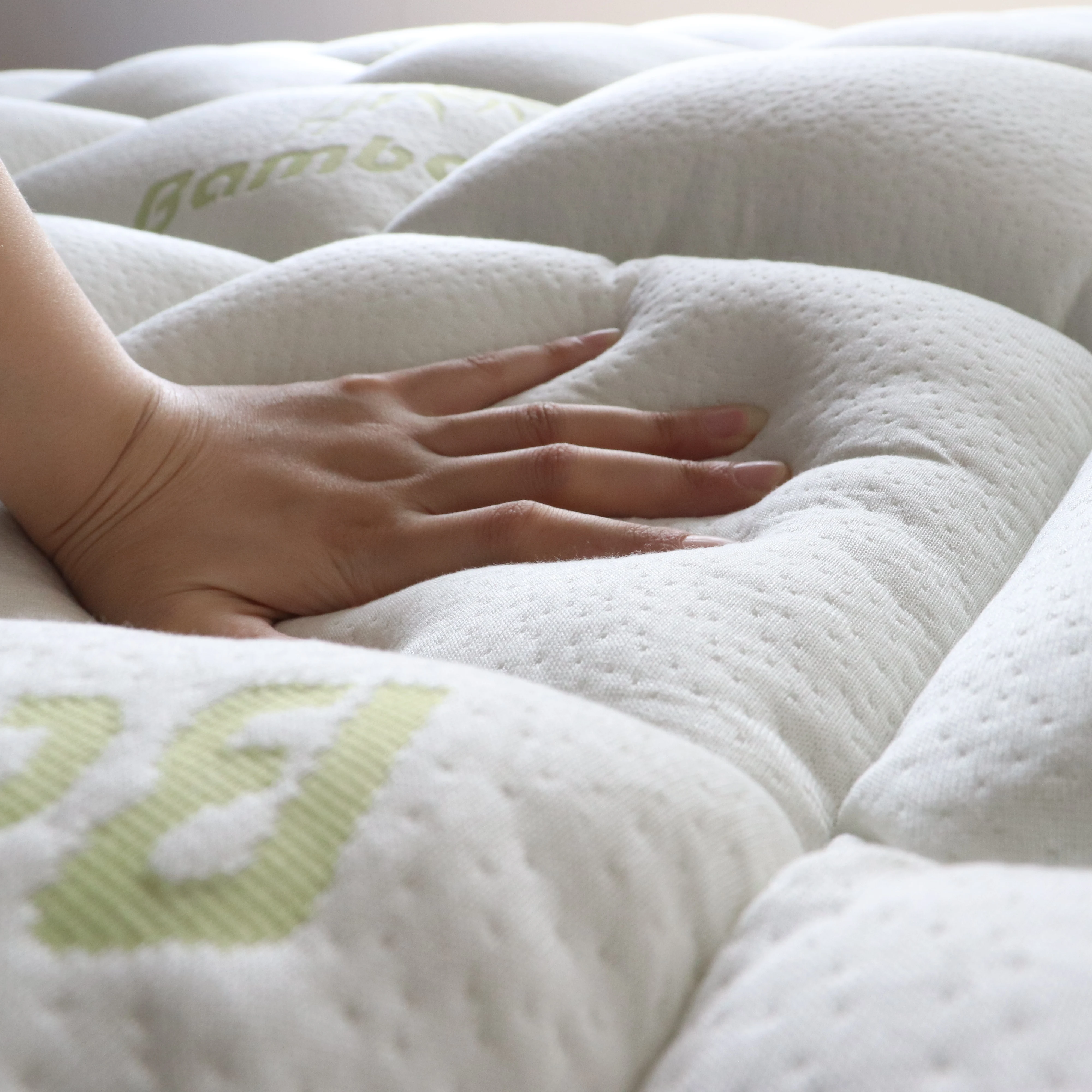 Summer Cooling Jacquard Mattress Protector 100% Waterproof Bamboo Quilt Mattress Topper For Home