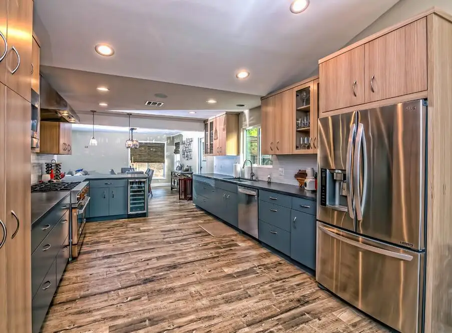 American modern kitchen furniture manufacturer kitchen cabinets sets designs with stone quartz countertop and sink