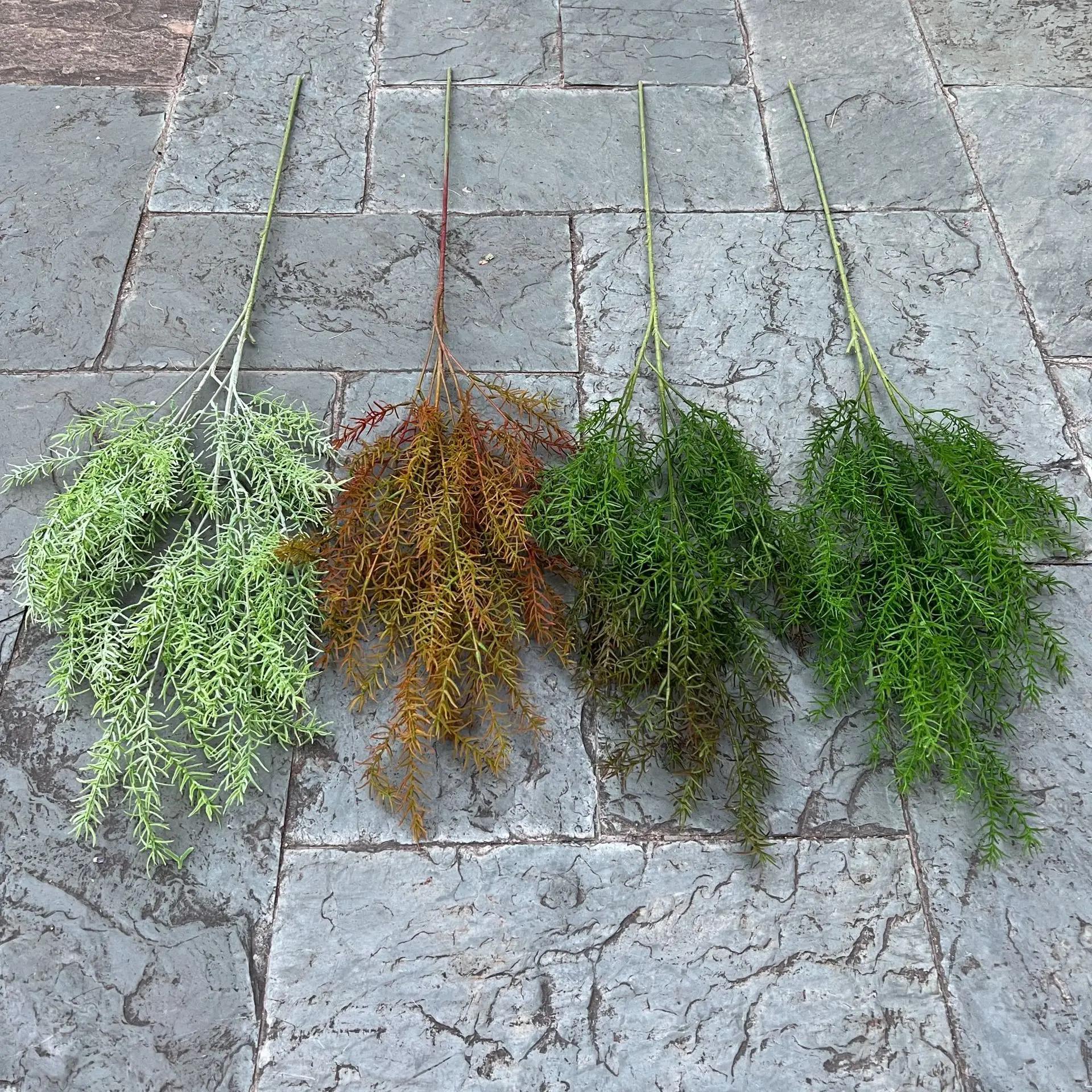 New Simulation Green Trees Persian Oak Mint Pine Needle Leaves Soft Plastic Fake Flowers for Wedding Decorations Wholesale