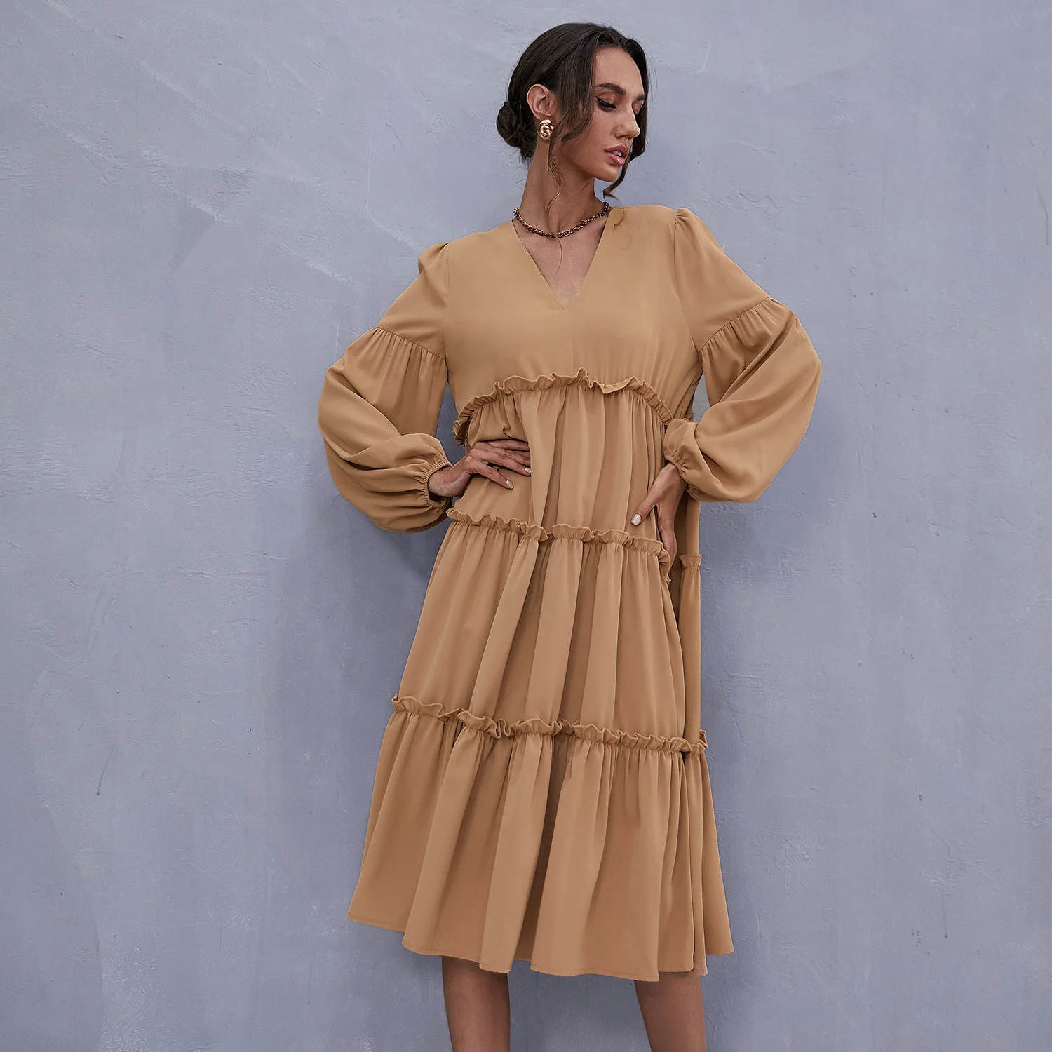 Casual style balloon sleeve v neck pleated tiered A line big hem long midi dresses for holiday