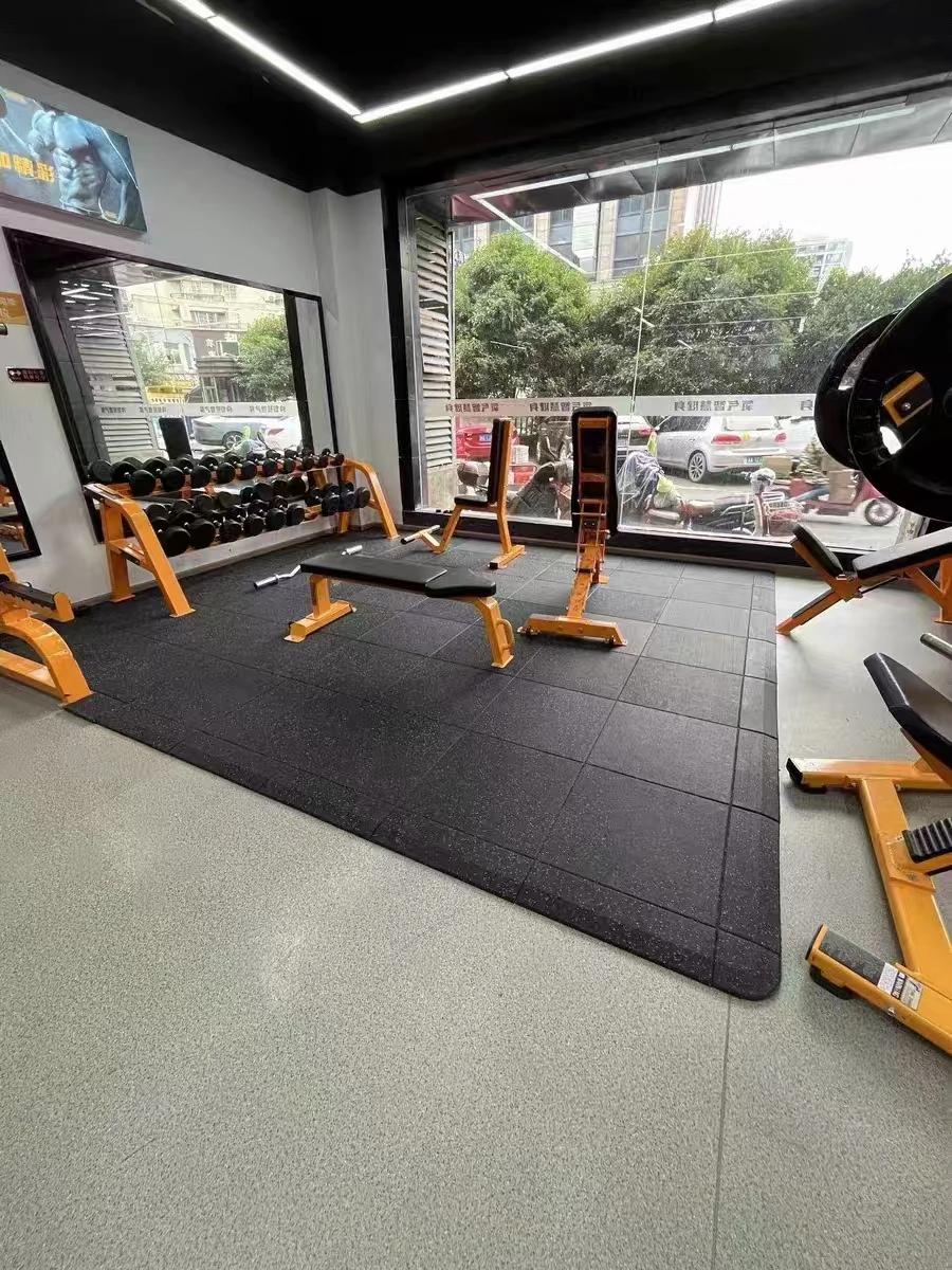 Heavy-Duty 1m x 1m Black Rubber Gym Floor Mats Gym Rubber Flooring Tiles for Fitness and Gymnastics EPDM  Elastic Weight Lifting