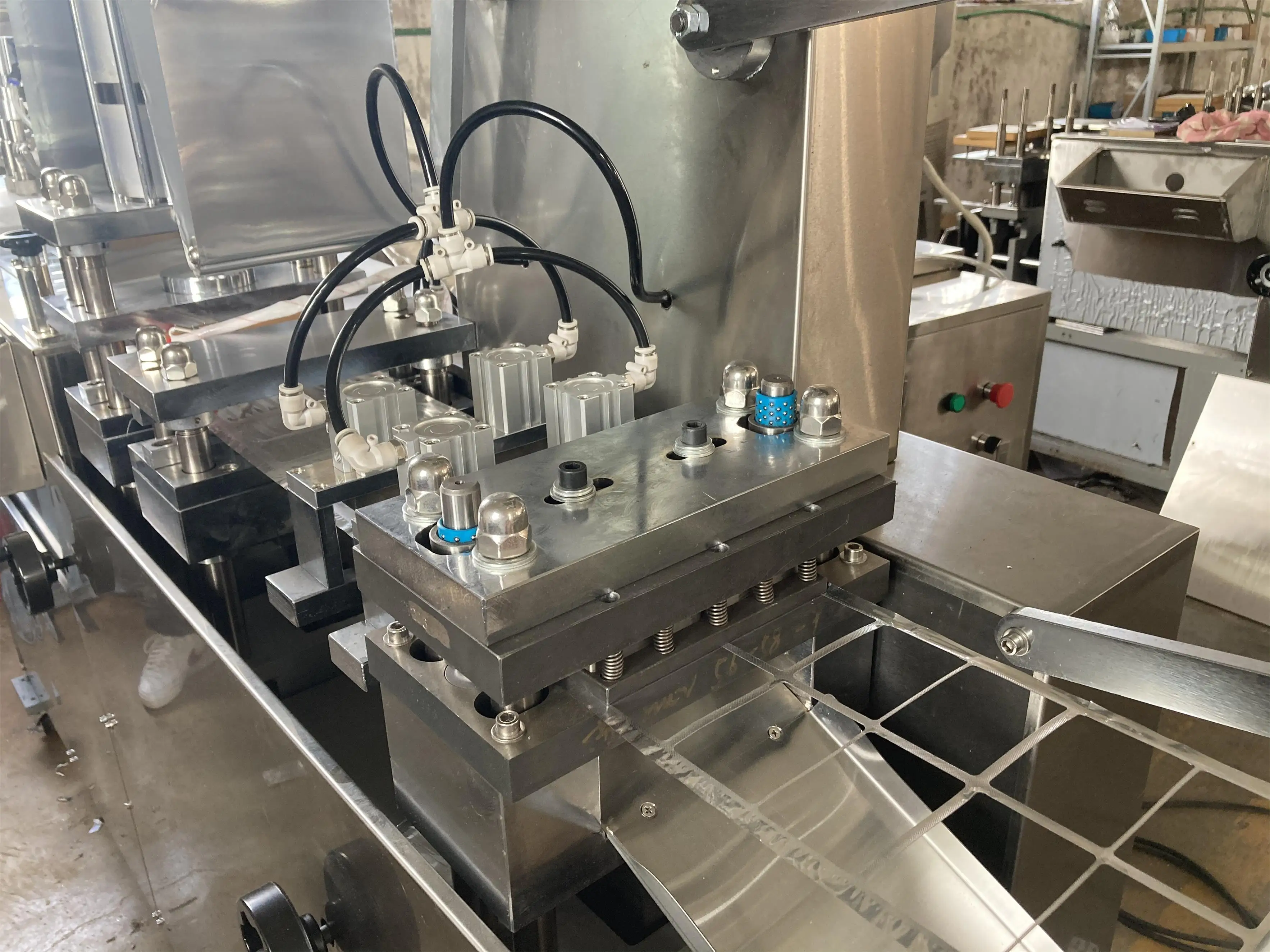 High Capacity Automatic Packaging For Chocolate Butter Jam Honey Filling Liquid Blister Packing Machine