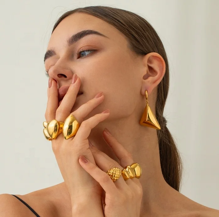 2024 Mew Arrival Fashion Large Rings 18K Gold Waterproof Non tarnish Women Jewelry Fashion Chunky Bold Statement Rings Women