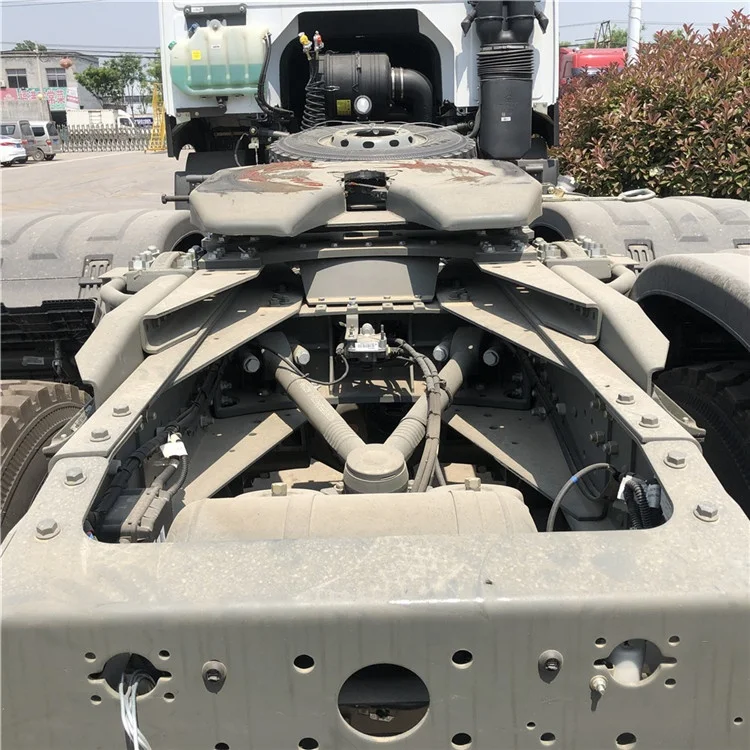 Used Sinotruk Howo 371hp Euro 2 Tractor Truck Head