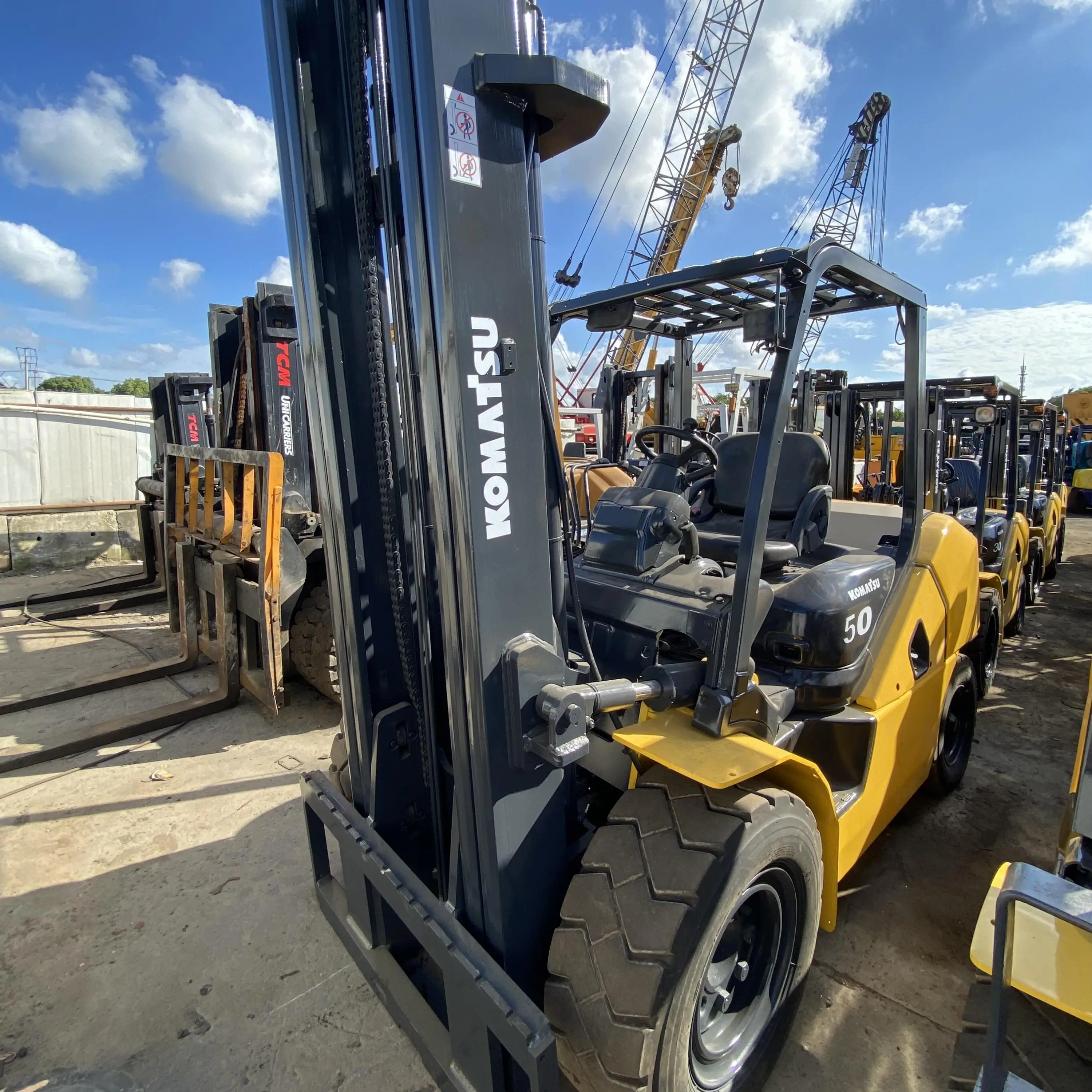 Оригинальный вилочный погрузчик Komatsu FD50 Подержанный FD30 FD25 готовый к отправке
