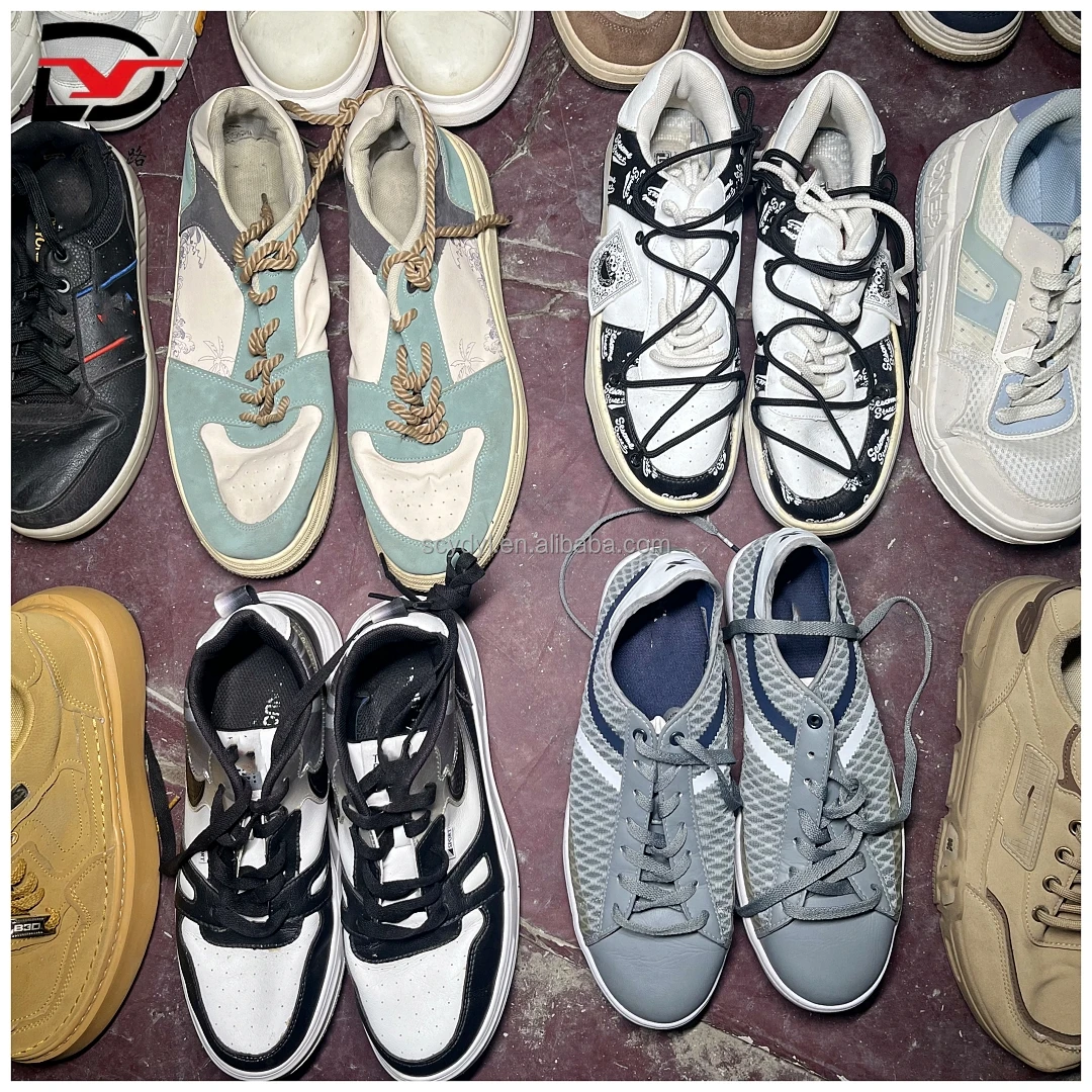 S12-4  Fashion Leisure White Leather Board Shoes Autumn and Winter New All-in-one Sports Thick Bottom Stars Small White Shoes