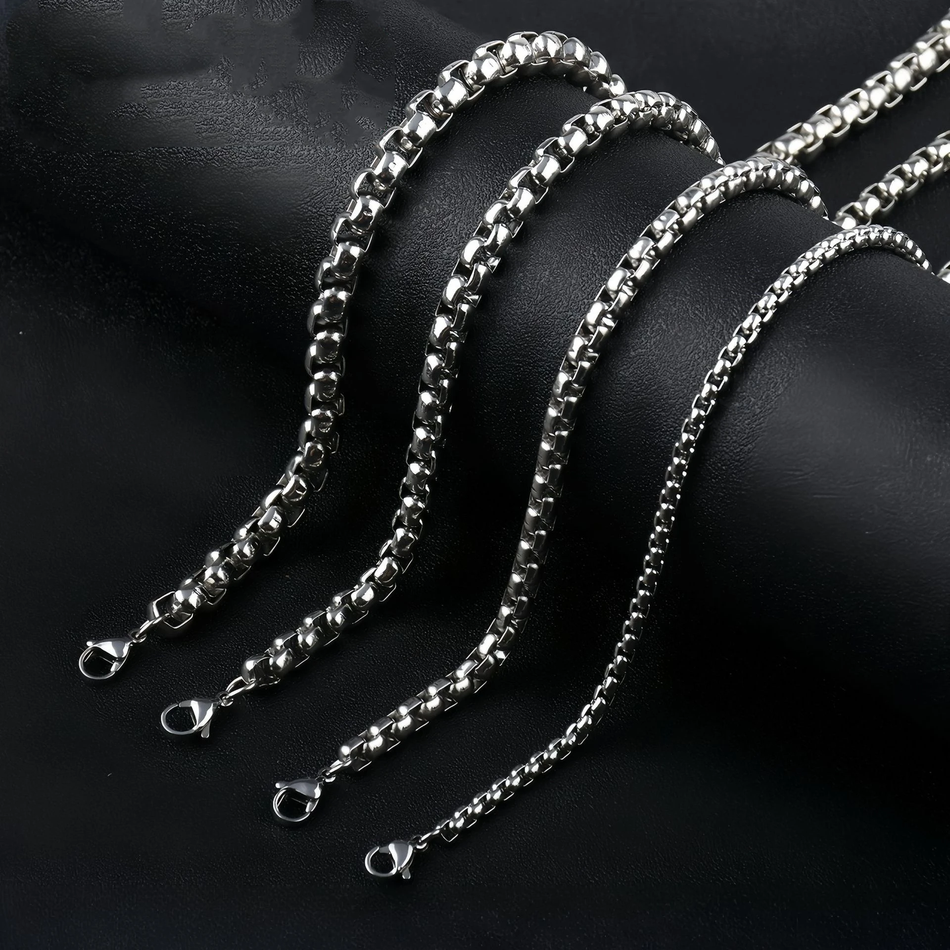 YOMO customize Steel Soldier Stainless Steel Pendant Necklace Fashionable Cuban Chain Pearl Shape Necklace