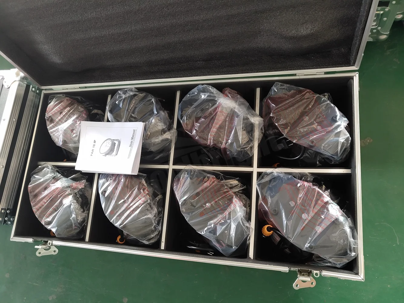 IP65 Outdoor Stage Par Lights 18 x 10W RGBW 4-in-1 Wireless DMX Control with IR remote Professional Stage Lighting Equipment